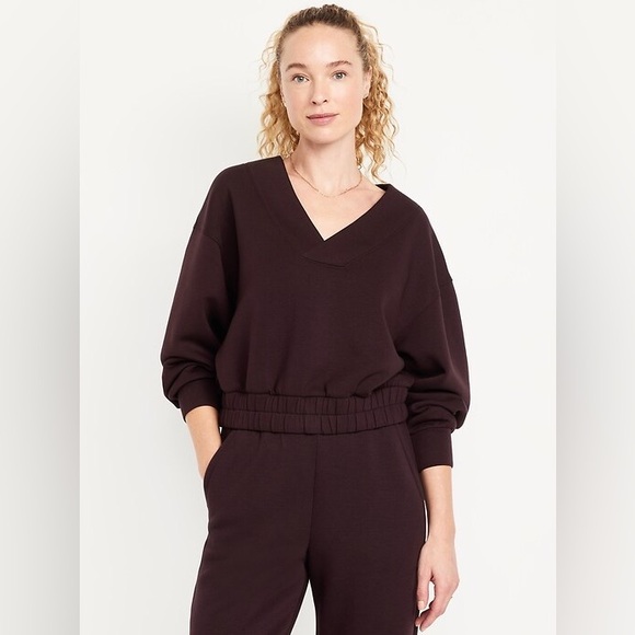Old Navy Tops - Old Navy Bounce Fleece V Neck Sweatshirt S and Sweatpants M Set in Boxwood